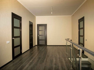 Apartament cu 3 camere, 200 m², Buiucani, Chișinău foto 9