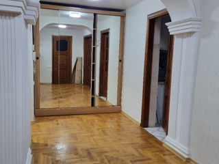 Apartament cu 3 camere, 105 m², Botanica, Chișinău