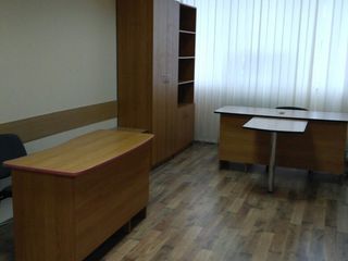 Chirie  birouri  confortabile  in centru Chisinaului cu marimi deferite ! foto 4
