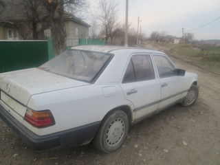 Mercedes Series (W124) foto 1