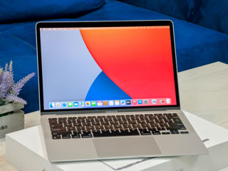 MacBook Air Retina 2022 (Apple M1/16Gb Ram/256Gb SSD/13.3" Retina)