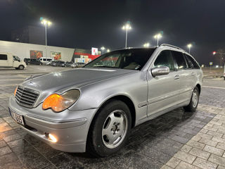 Mercedes C-Class foto 10