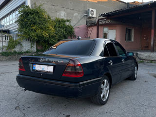 Mercedes C-Class foto 5