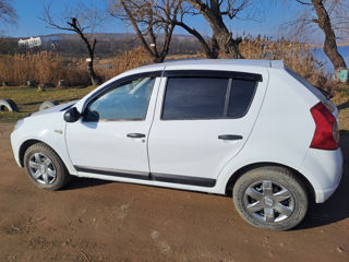 Dacia Sandero foto 2