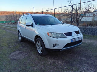 Mitsubishi Outlander foto 2