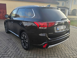 Mitsubishi Outlander foto 3