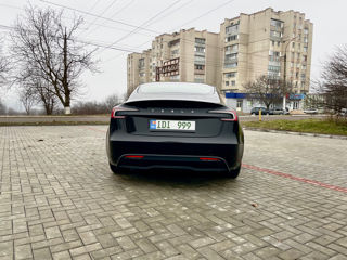 Tesla Model 3 foto 5