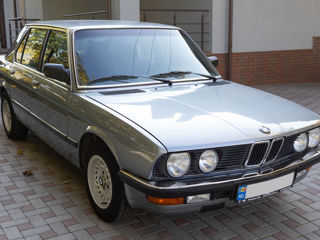 Продаю BMW 525i foto 2