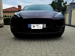 Tesla Model Y foto 3