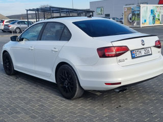 Volkswagen Jetta foto 4