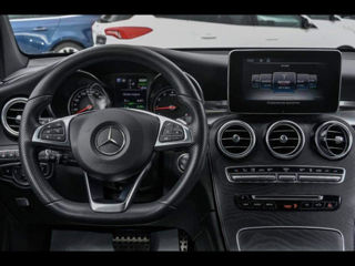 Mercedes GLC foto 9