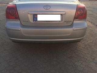 Toyota Avensis foto 3