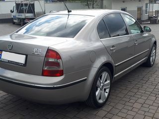 Skoda Superb foto 2