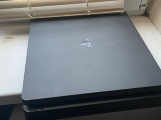 Playstation 4 slim foto 2