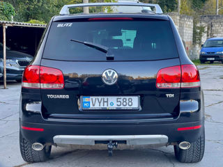 Volkswagen Touareg foto 2