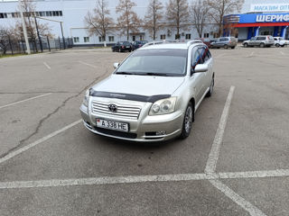 Toyota Avensis foto 4