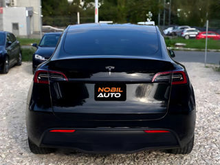 Tesla Model Y foto 6