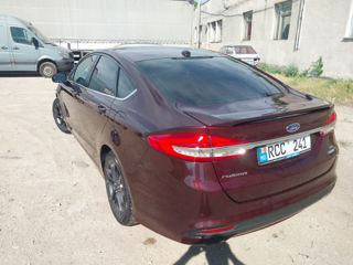 Ford Fusion foto 3