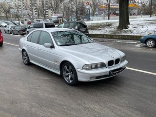 BMW 5 Series foto 3