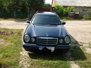 Mercedes E Class foto 1