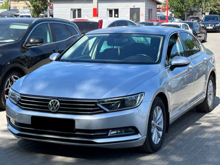 Volkswagen Passat foto 1