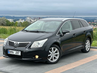 Toyota Avensis foto 1