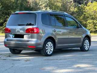 Volkswagen Touran foto 8