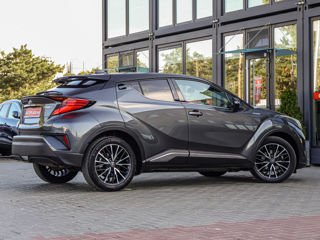 Toyota C-HR foto 2