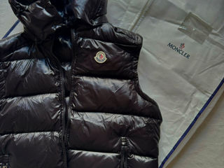 Продам Новую Жилетку Moncler foto 2