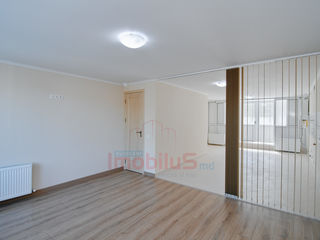 Casă tip duplex pentru 2 familii! 2 intrări separate, 8 camere, reparație în total 375 m2! 7 ari! foto 11