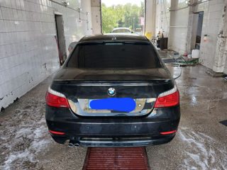 BMW 5 Series foto 3