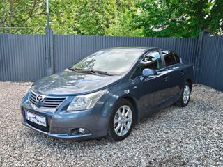 Toyota Avensis фото 2