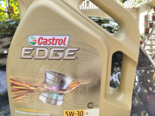 Castrol Edge foto 2