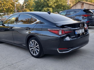 Lexus ES Series