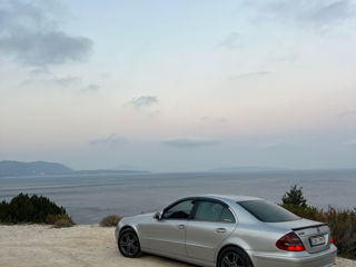 Mercedes E-Class foto 2