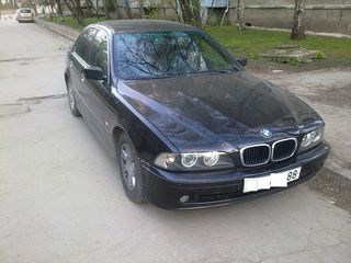 BMW 5 Series foto 2