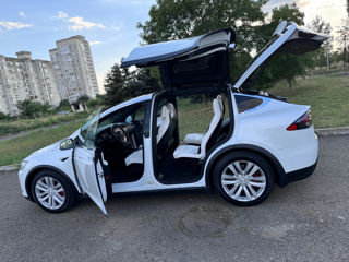 Tesla Model X foto 6