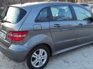 Mercedes B-Class foto 6