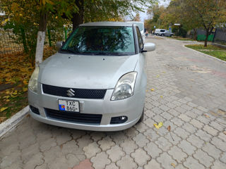 Suzuki Swift foto 2