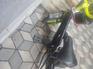 Bicicleta e bună numaibtrebuie diolscu de schimbat foto 5