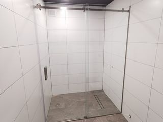 Cabine de duș la comanda