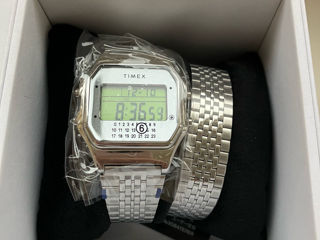 Timex x MM6 36mm Stainless Steel Bracelet Watch Gift Set foto 3