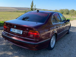 BMW 5 Series foto 3