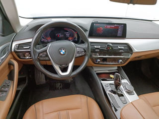 BMW 5 Series foto 13