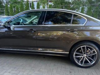 Volkswagen Passat foto 2