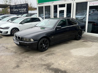 BMW 5 Series foto 1