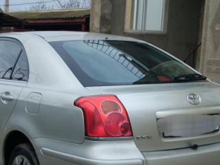 Toyota Avensis foto 3