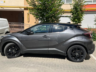 Toyota C-HR foto 2