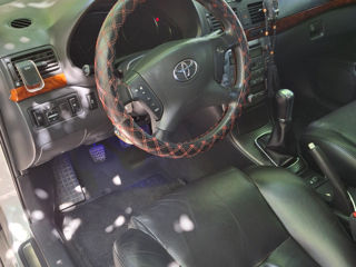 Toyota Avensis foto 3