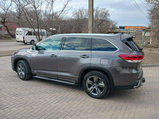 Toyota Highlander foto 2